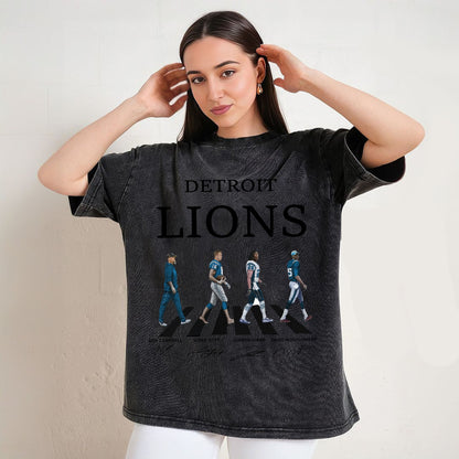 Lions Walking Abbey Road Signatures Football T-shirt/Sweatshirt