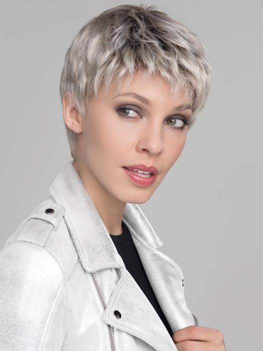 Short Llight Champagne Rooted Pixie Cut Wigs