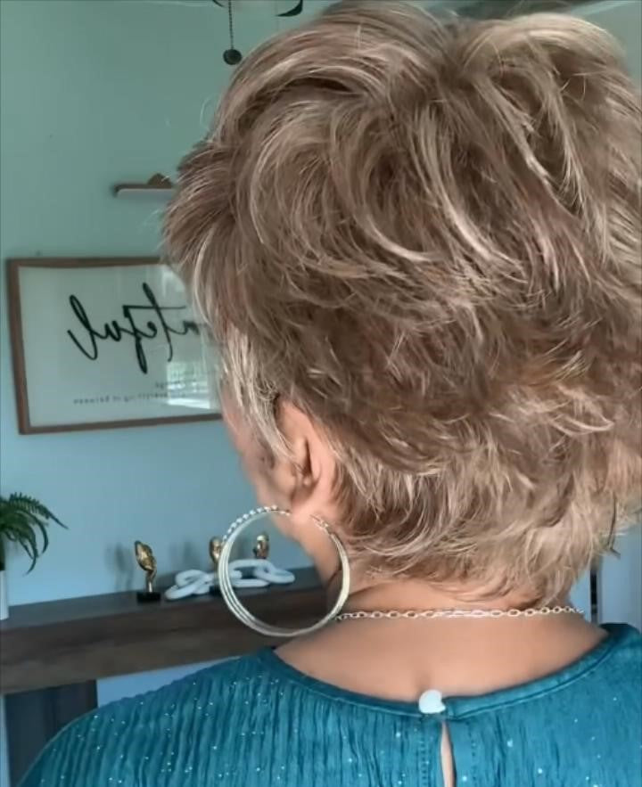 Mixed Blonde Color Short Hair Wig